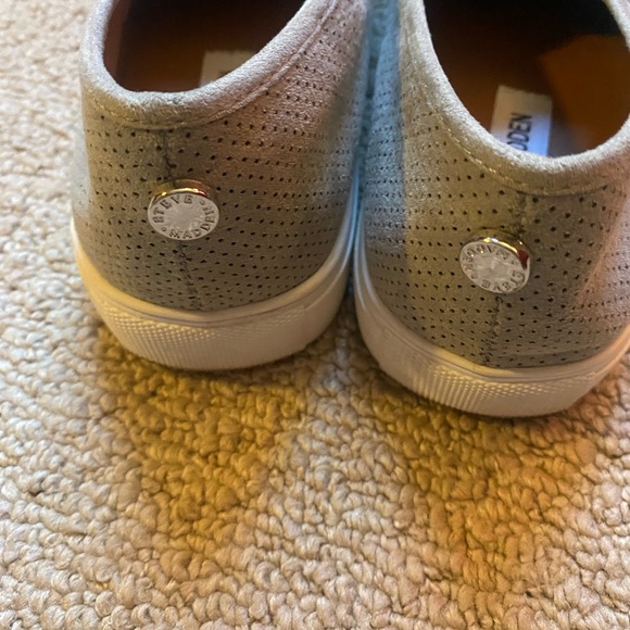 Steve Madden gray slip on sneakers size 9 - Picture 4 of 6